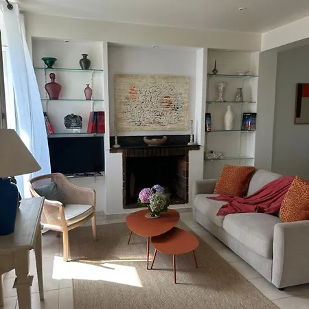 Maison Sur La Confort Apartment