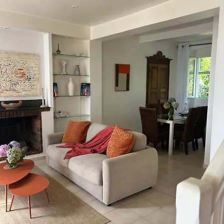 Apartment Maison Sur La Confort